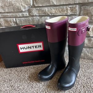Hunter Tall Black/Plum Boots - size 6 (fits like 7)
